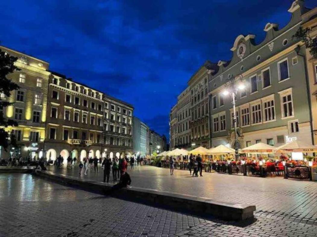 Plac Szczepanski - Theatre Neighborhood Krakau Buitenkant foto